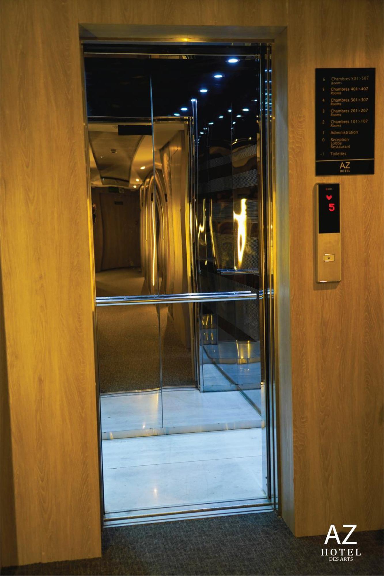 Hotel Az Des Arts 3*