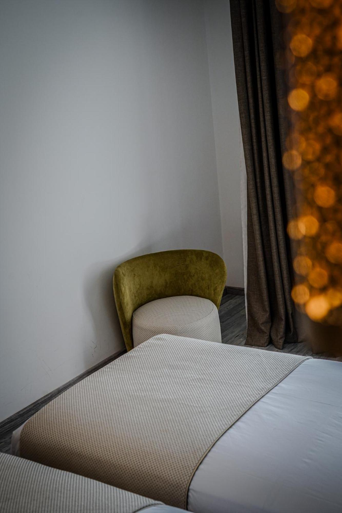 Hotel Az Des Arts 3*