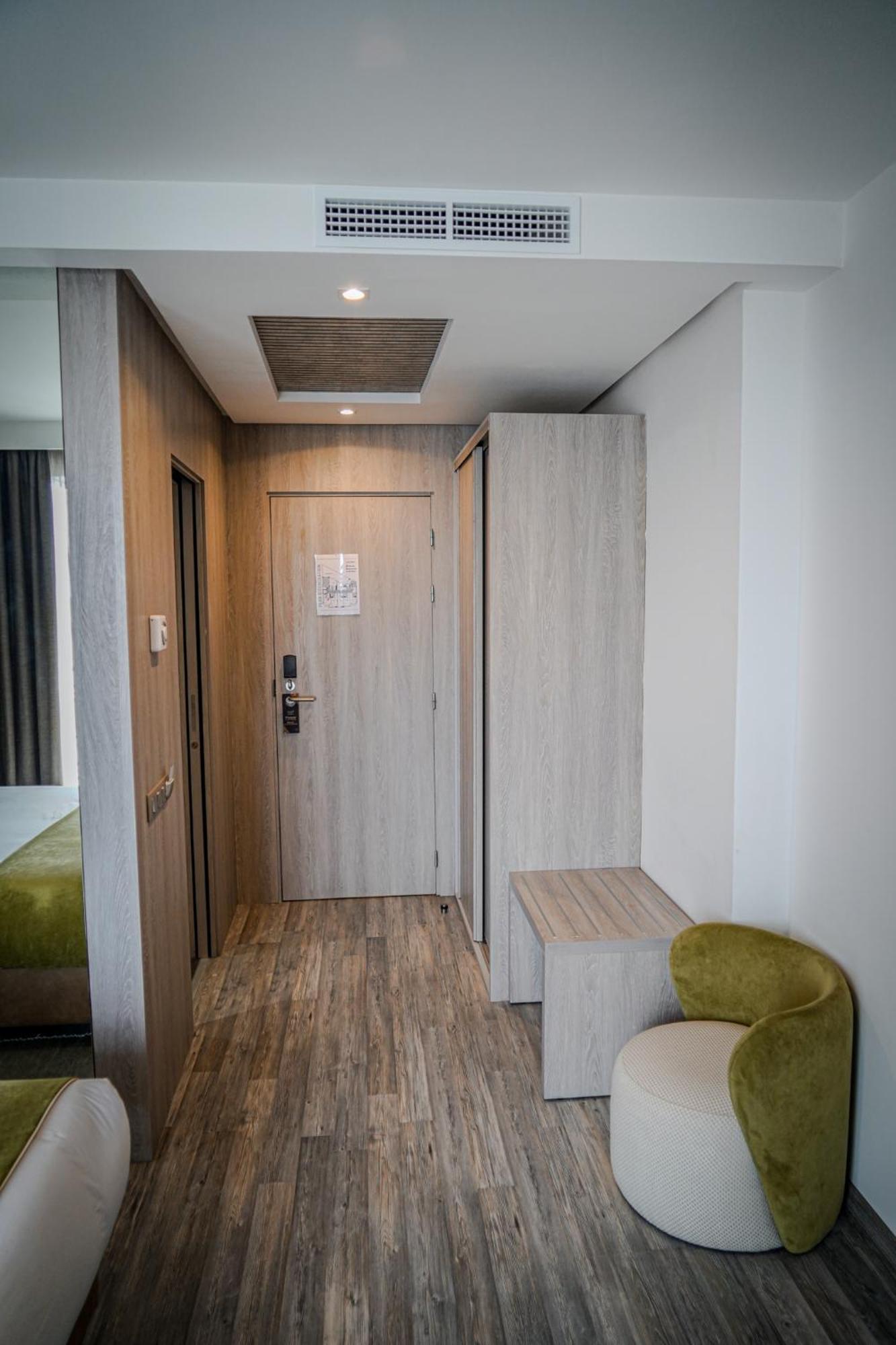 Az Des Arts Hotel 3*