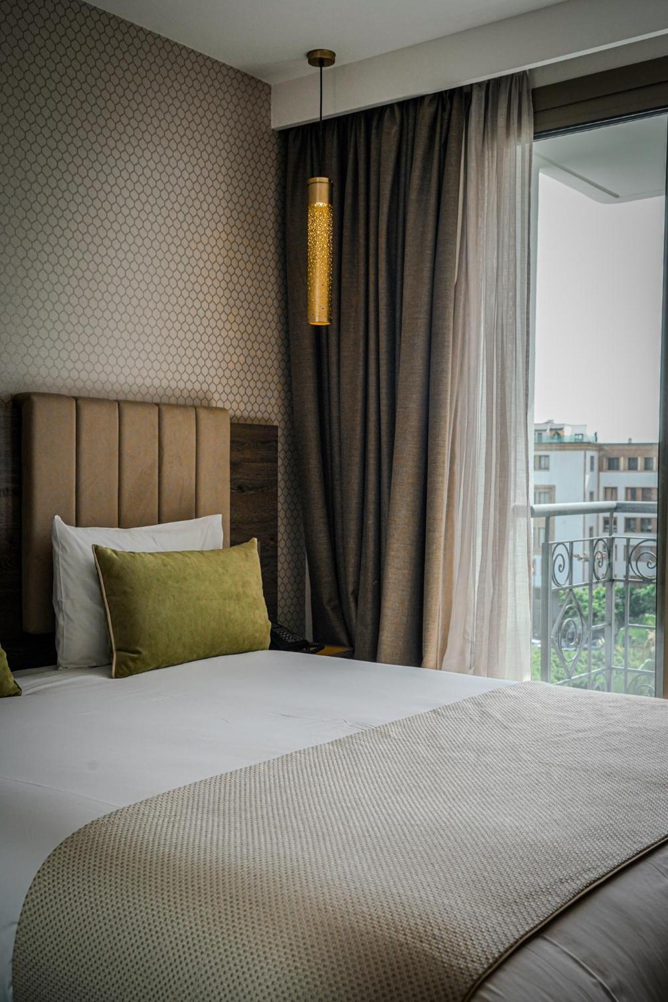 Hotel Az Des Arts 3*